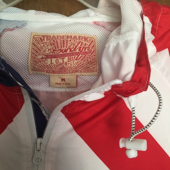 ⬇️-Reduced-New men’s medium hooded wind jacket - Picture 2 of 7